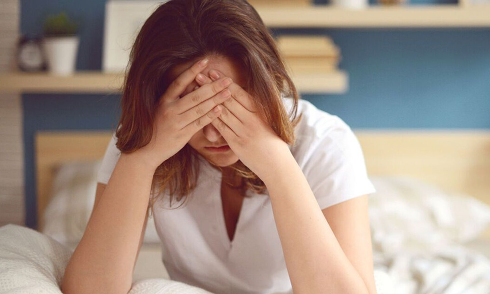 Punaises de lit : Combien de temps faut-il pour se remettre psychologiquement ? Illustration montrant une personne qui retrouve la sérénité après avoir surmonté l’infestation de punaises de lit, symbole du retour à la paix intérieure.